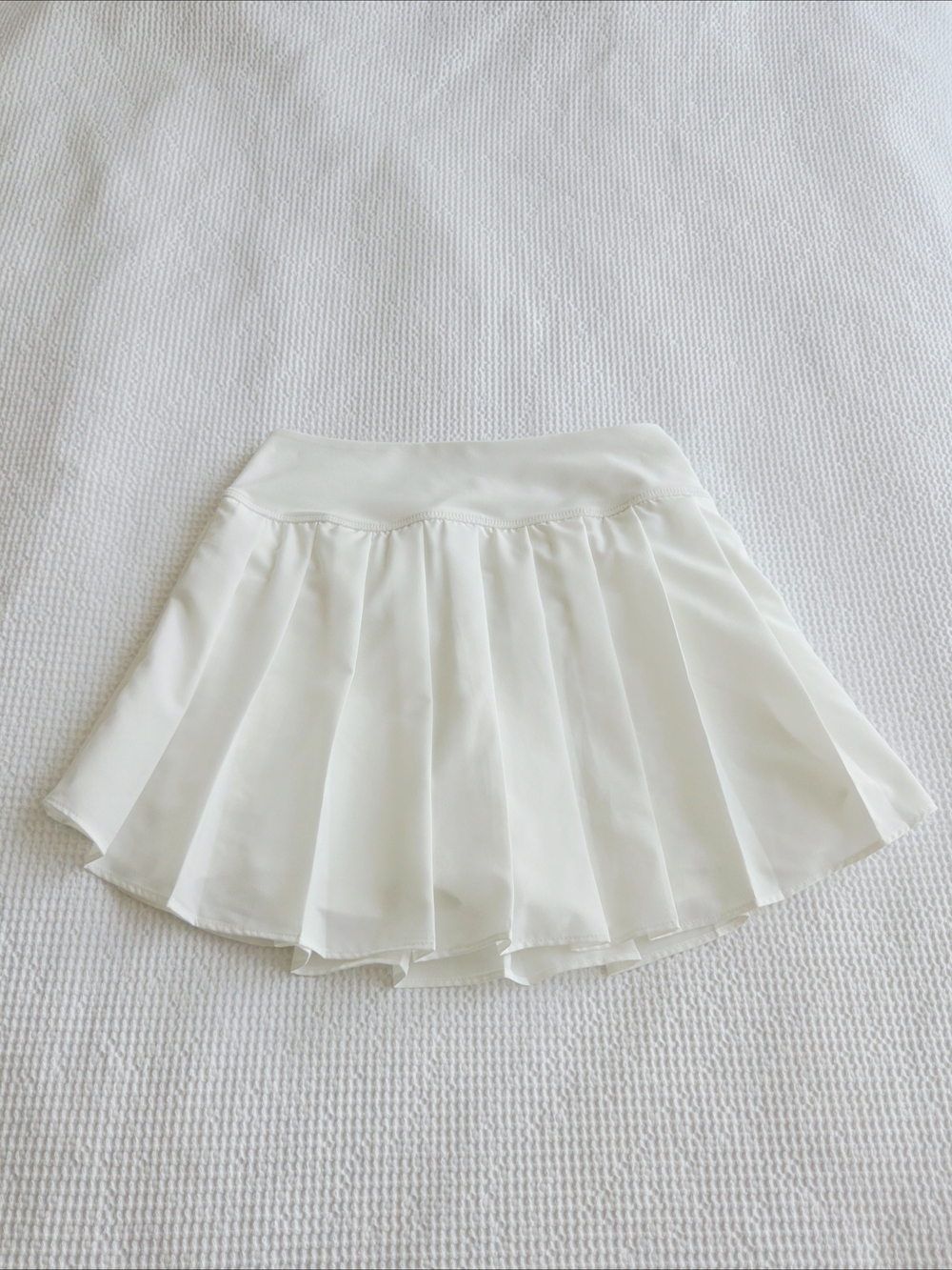 Old Navy Women’s White Tennis Pleated Mini Skort